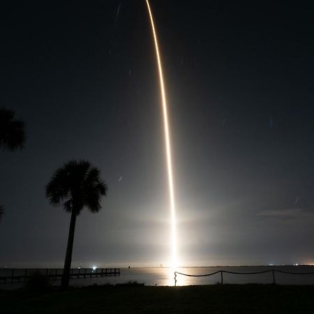 Nasa Waterfront Dolphin Suite Titusville Exterior photo